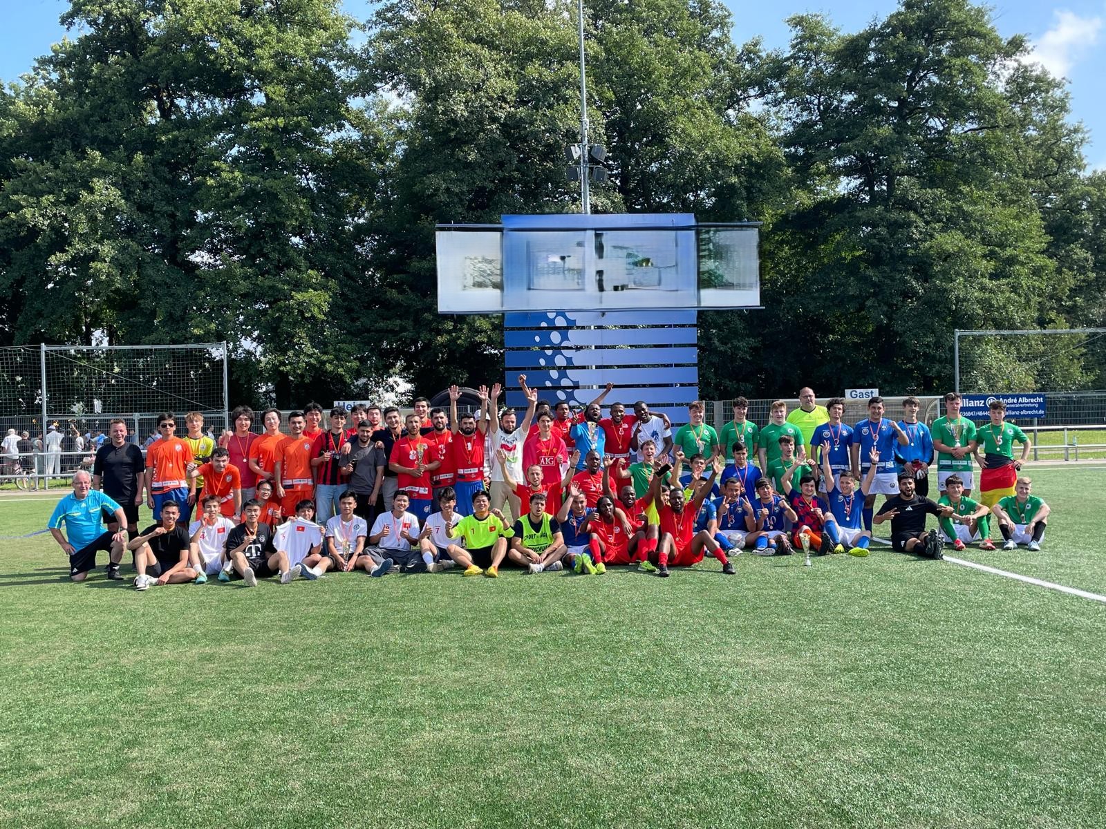 Gemeinsames Beisammensein bei Sport und traditionellen Gerichten 08-2025