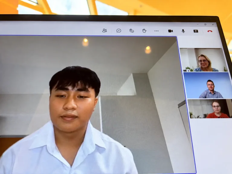 Video Call der Geschäftsleitung mit einem neuen Azubi Bwerber_7-2026