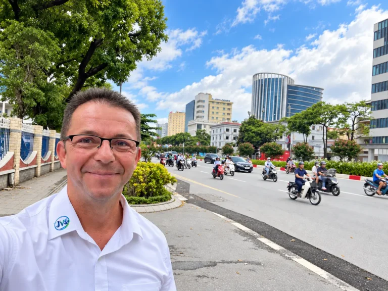 Jährlich 2x in Vietnam um Kandidaten kennenzulernen